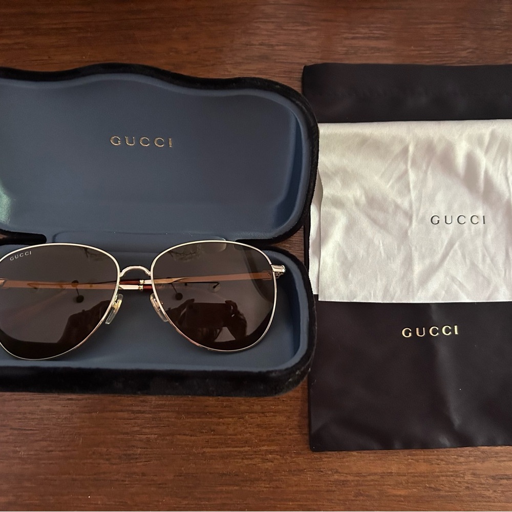 Gucci Navigator sunglasses